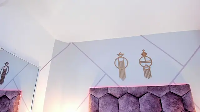 aurora collinss  online show from February 2026 12:45:01 PM