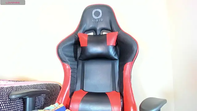 hot-nikol online show from November 2025 10:37:01 PM