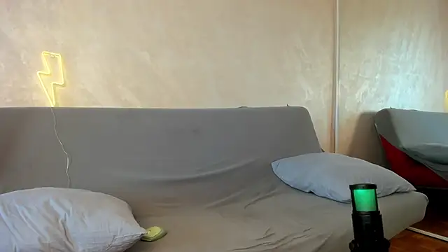 illajdza online show from March 2025 11:08:01 AM