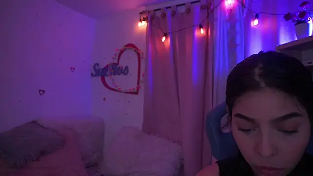 Snapshot of Olivia_pretty_ chatting on March 2025 01:08:02 PM Olivia pretty online show from March 2025 01:08:02 PM