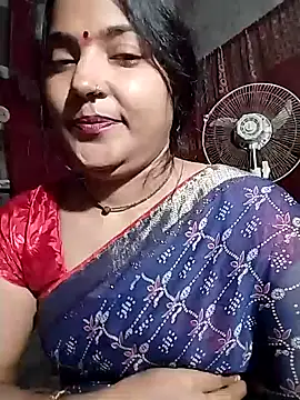 Maidangirl online show from November 2025 08:33:02 PM