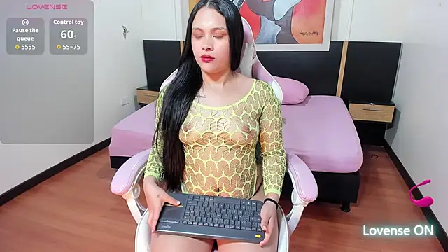 i am karoll online show from November 2025 07:06:01 PM