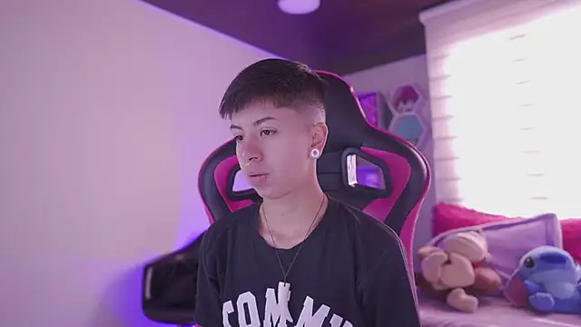 tommy blue online show from March 2025 12:50:02 PM