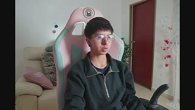 tommy blue online show from October 2025 03:29:01 PM