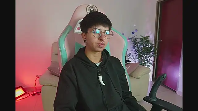 tommy blue online show from October 2025 01:07:01 PM