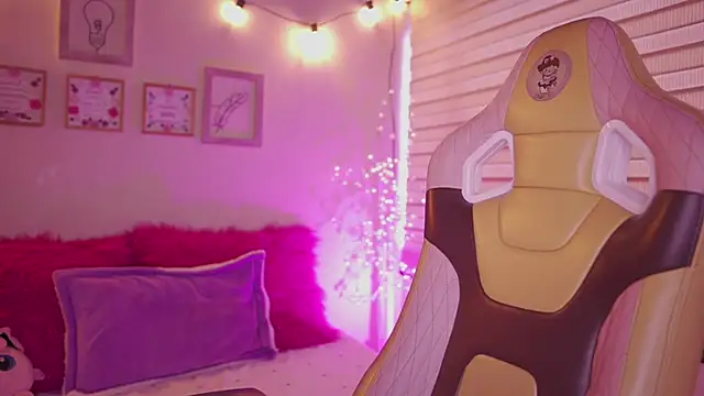 tommy blue online show from March 2026 12:42:01 PM