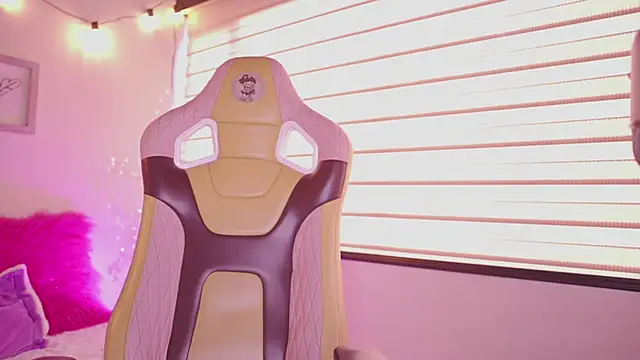 tommy blue online show from March 2026 12:22:01 PM