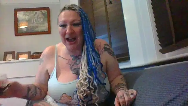 livieblainn online show from March 2025 11:00:02 PM