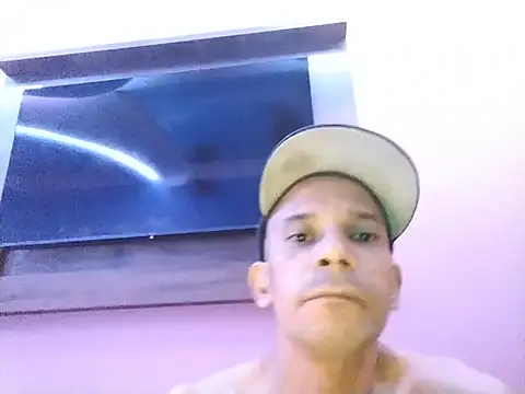 Snapshot of karlossan24 chatting on August 2026 03:54:01 PM karlossan24 online show from August 2026 03:54:01 PM