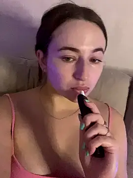 Snapshot of AlisaQSky chatting on October 2025 05:30:02 PM AlisaQSky online show from October 2025 05:30:02 PM