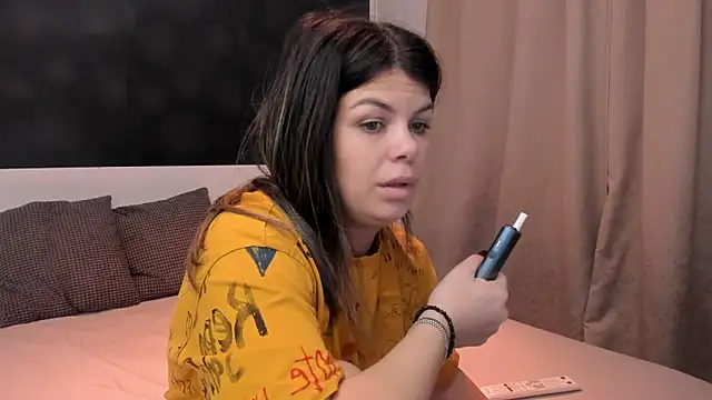 Snapshot of EllyMilf chatting on March 2025 08:54:01 PM EllyMilf online show from March 2025 08:54:01 PM