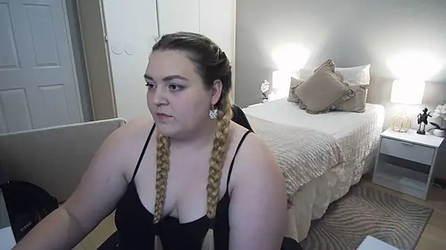 Neytjie online show from November 2025 06:07:01 PM