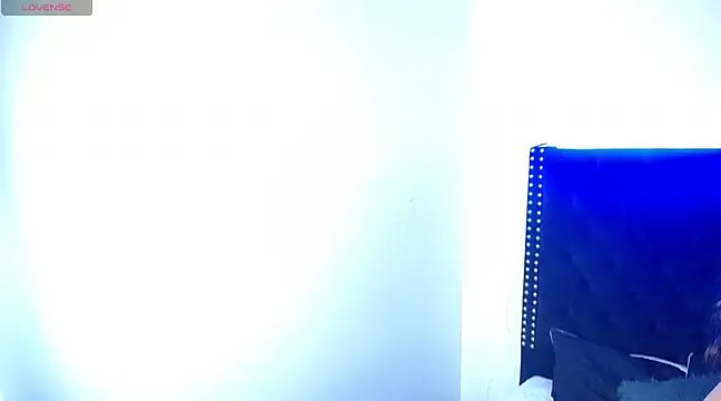 Snapshot of Ayliinn_ chatting on March 2025 02:51:01 AM Ayliinn online show from March 2025 02:51:01 AM