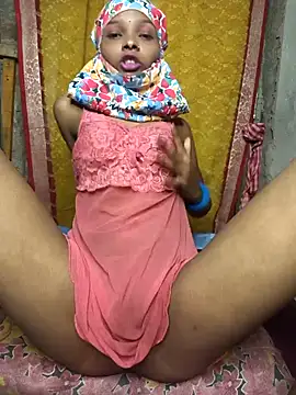 Cutesoma01 online show from May 2026 04:56:02 PM