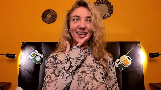 Snapshot of Jessie_Curlyy chatting on September 2025 02:05:02 AM Jessie Curlyy online show from September 2025 02:05:02 AM
