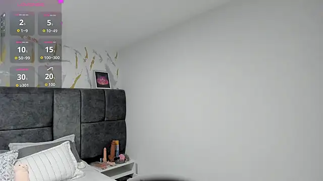 Snapshot of Cristal_Velle chatting on November 2025 12:27:01 PM Cristal Velle online show from November 2025 12:27:01 PM