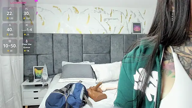 Snapshot of Cristal_Velle chatting on November 2025 01:00:02 PM Cristal Velle online show from November 2025 01:00:02 PM