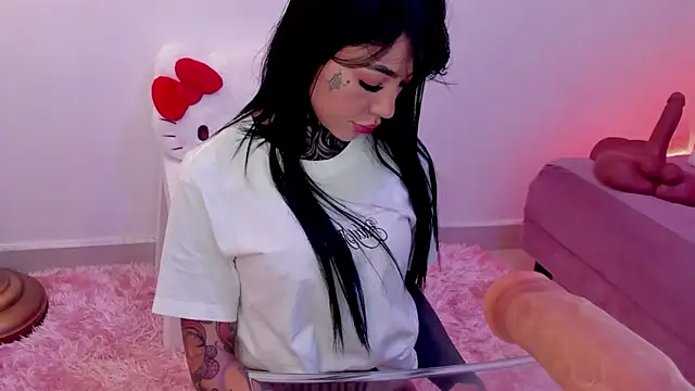 Dani Valen online show from October 2025 10:01:01 PM