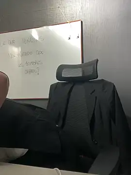 Isabella Varella online show from February 2026 12:22:02 PM