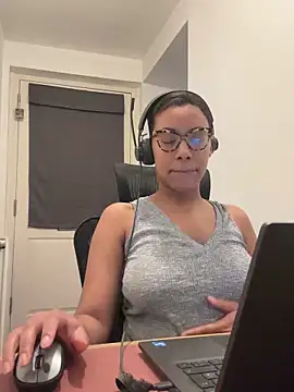 Melia Rayne online show from December 2025 11:28:02 AM