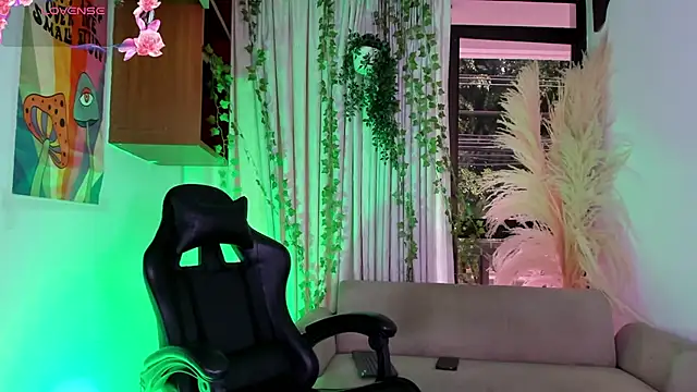 SarahLynn7 online show from March 2026 05:23:02 PM