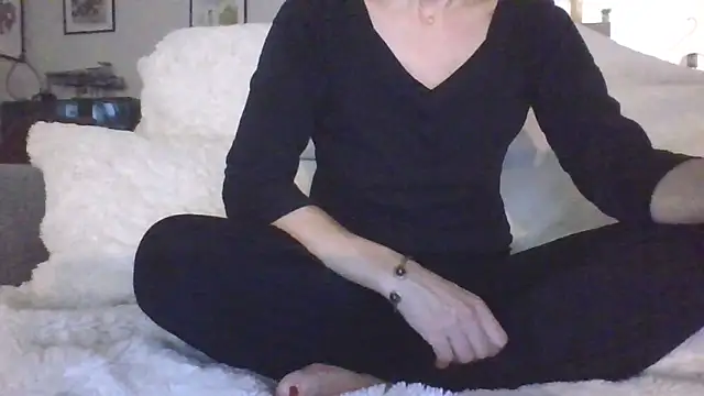 Valentinette online show from January 2026 08:01:01 PM