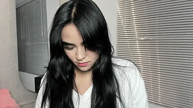 Snapshot of elaia_muller_ chatting on November 2025 04:04:01 AM elaia muller online show from November 2025 04:04:01 AM