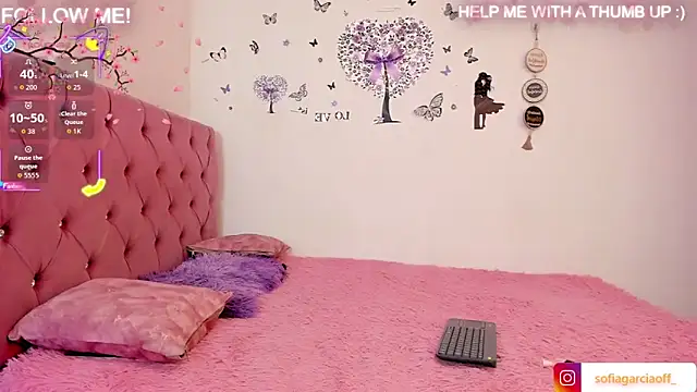 Moonroxe  online show from November 2025 10:31:02 PM