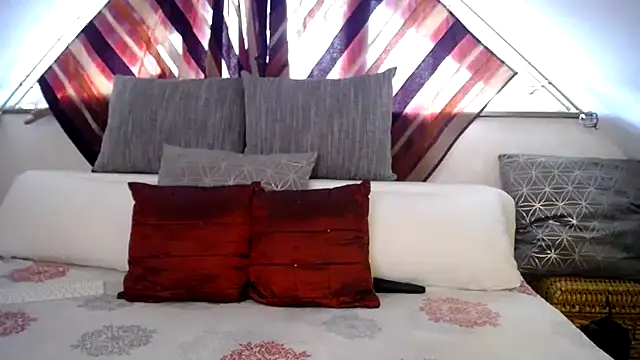 Snapshot of Kathylovexxx chatting on April 2026 03:50:01 PM Kathylovexxx online show from April 2026 03:50:01 PM