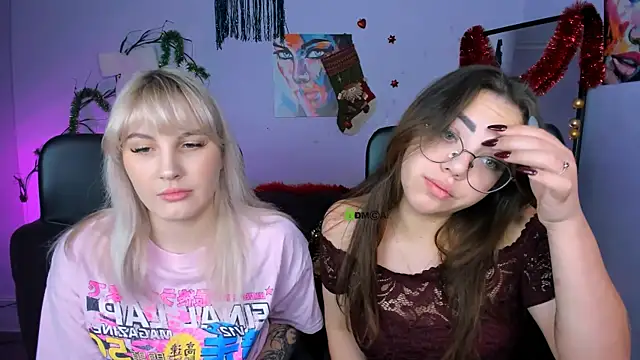 Snapshot of kiki_swan chatting on January 2026 07:01:02 AM kiki swan online show from January 2026 07:01:02 AM