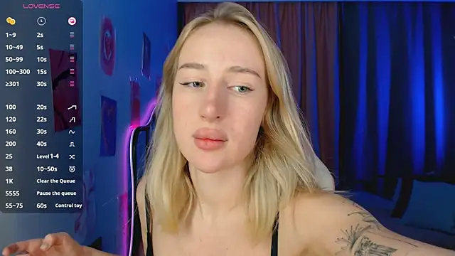 Cassie Scott online show from October 2025 10:15:01 PM