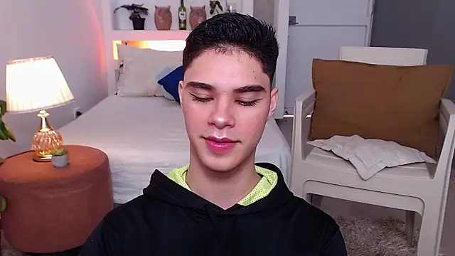 Snapshot of juanes_puthee chatting on November 2025 01:07:02 PM juanes puthee online show from November 2025 01:07:02 PM