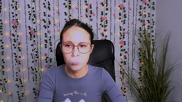 Snapshot of mona_cloud chatting on March 2025 09:45:02 AM mona cloud online show from March 2025 09:45:02 AM