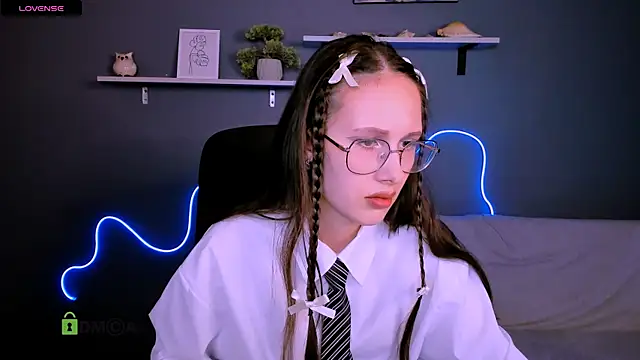 Snapshot of mona_cloud chatting on September 2025 08:00:02 PM mona cloud online show from September 2025 08:00:02 PM