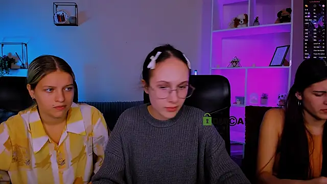 mona cloud online show from November 2025 08:46:02 PM