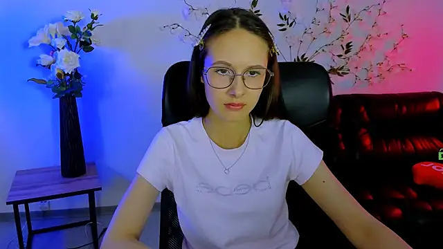 Snapshot of mona_cloud chatting on June 2026 08:22:02 AM mona cloud online show from June 2026 08:22:02 AM