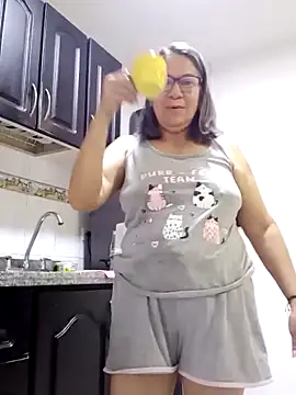 victoria wayne online show from December 2025 10:10:02 AM