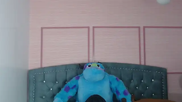 emma wockll t online show from October 2025 01:11:01 AM