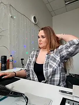 Snapshot of Juicy_PeachLux chatting on April 2026 07:44:01 AM Juicy PeachLux online show from April 2026 07:44:01 AM