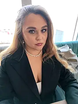 Snapshot of Juicy_PeachLux chatting on May 2026 06:08:01 AM Juicy PeachLux online show from May 2026 06:08:01 AM