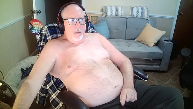 Snapshot of superbearboss chatting on March 2026 04:21:02 PM superbearboss online show from March 2026 04:21:02 PM