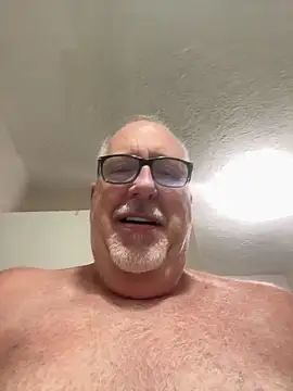 Snapshot of superbearboss chatting on March 2026 09:36:02 PM superbearboss online show from March 2026 09:36:02 PM