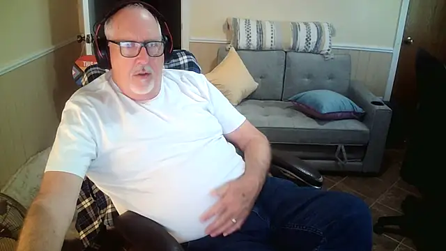 Snapshot of superbearboss chatting on March 2026 05:24:02 PM superbearboss online show from March 2026 05:24:02 PM