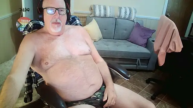 Snapshot of superbearboss chatting on May 2026 05:29:02 PM superbearboss online show from May 2026 05:29:02 PM