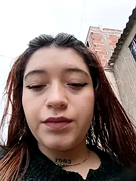 Karina Leon online show from December 2025 05:31:02 PM