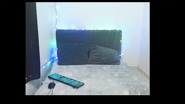 Snapshot of isabel-nashyeli chatting on March 2025 08:56:02 AM isabel-nashyeli online show from March 2025 08:56:02 AM