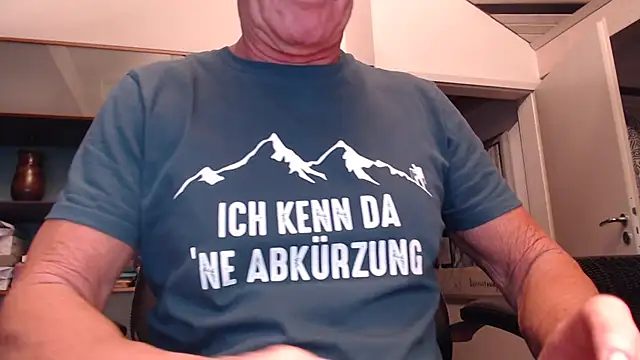 Snapshot of munichrubber chatting on December 2024 04:18:01 PM munichrubber online show from December 2024 04:18:01 PM