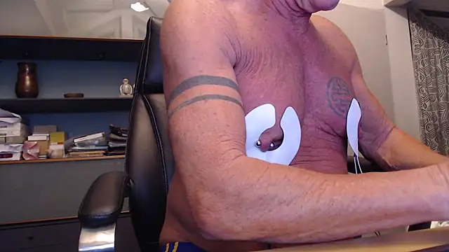 Snapshot of munichrubber chatting on December 2024 04:41:01 PM munichrubber online show from December 2024 04:41:01 PM