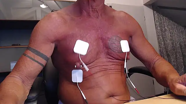 Snapshot of munichrubber chatting on March 2025 12:33:02 AM munichrubber online show from March 2025 12:33:02 AM