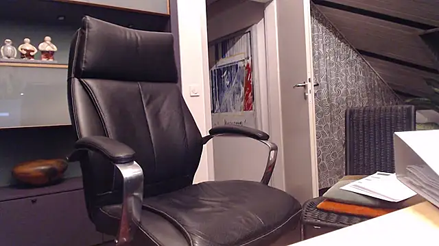 Snapshot of munichrubber chatting on September 2025 03:18:02 AM munichrubber online show from September 2025 03:18:02 AM